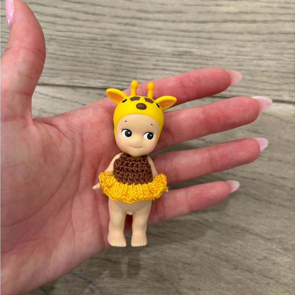 Authentic Sonny Angel Giraffe